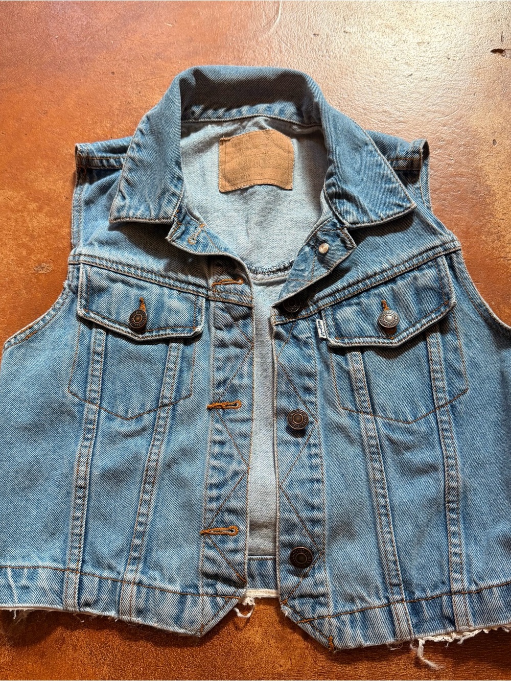 Levi’s Classic Light Blue Denim Vest - Picture 4 of 8